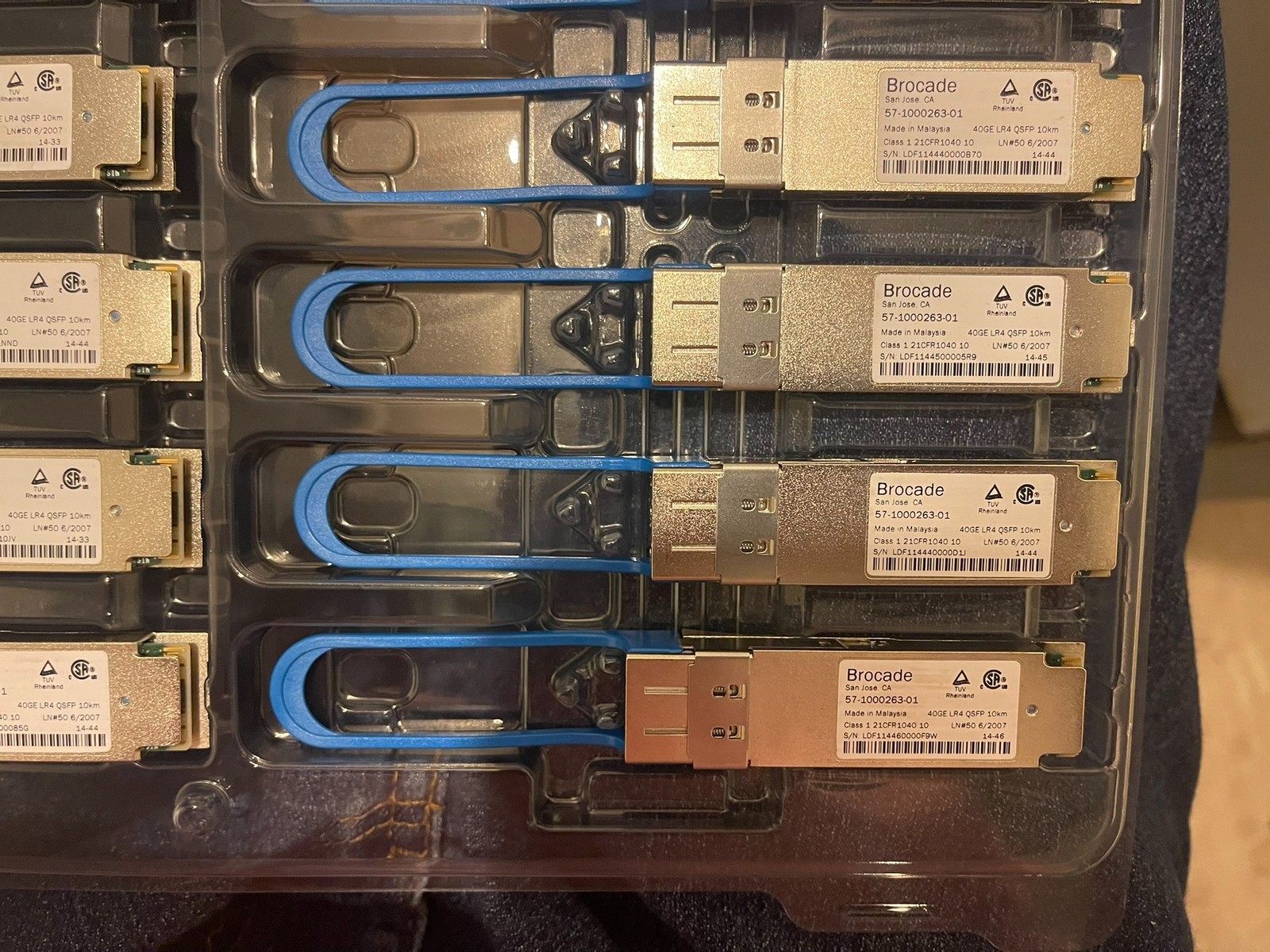 1xBrocade Ruckus 40G-QSFP-LR4 E40G-QSFP-LR4 57-1000263-01 QSFP-40G-LR4 10km SMF