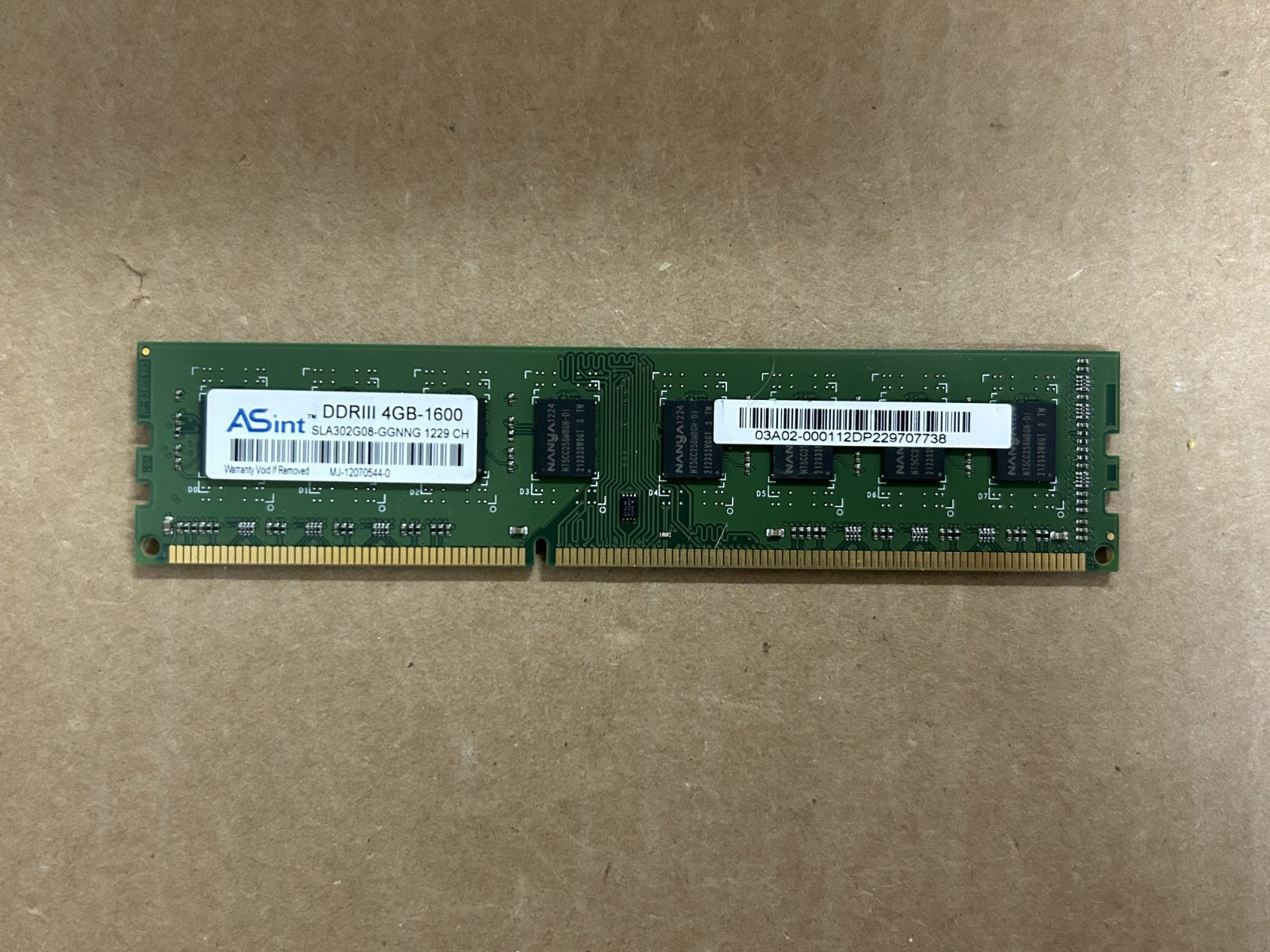 ASint DDRIII 4GB-1600 SLA302G08-GGNNG RAM