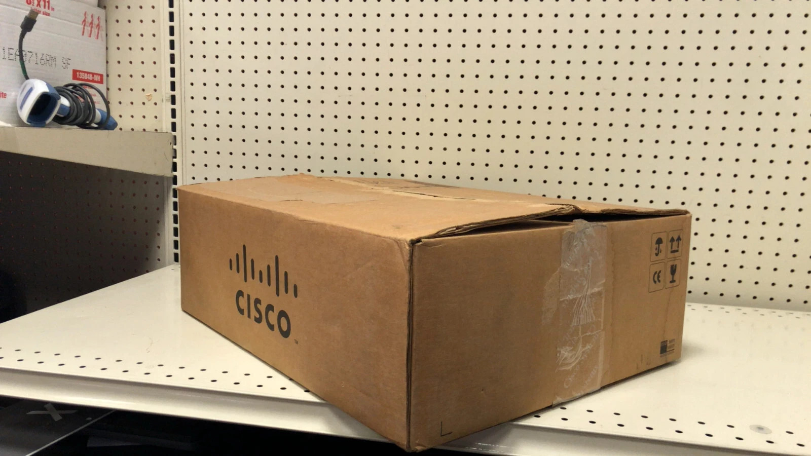 NEW CISCO2951-VSEC/K9 3-Port Gigabit Security Router CISCO 2951-VSEC NOB