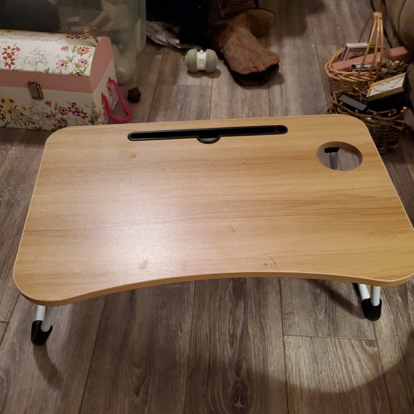 Portable Laptop Bed Table, Multi Functional Tray Holder w/ Cup Holder Walnut