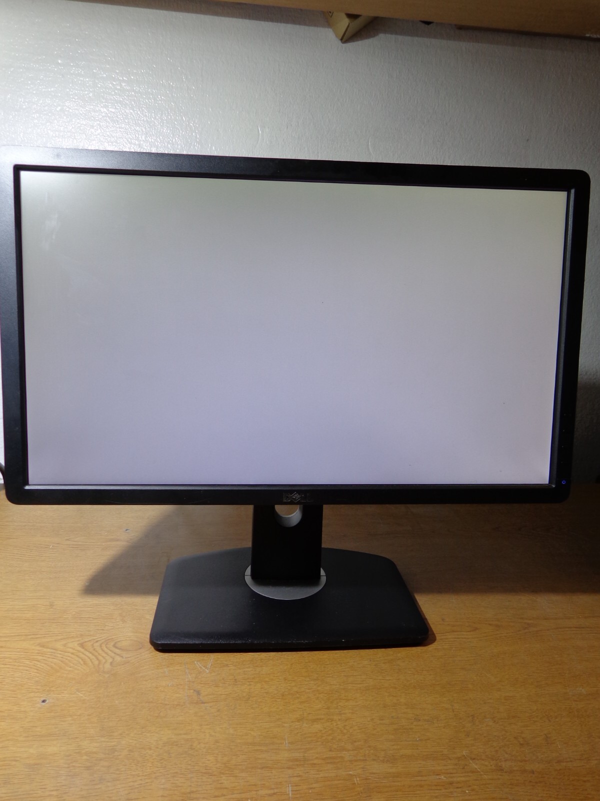 Dell P2212HB Black 21.5" Widescreen Monitor w/ stand 0NDMRP