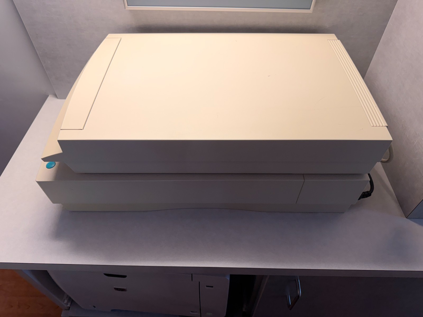 Nice ~ Epson Expression 1680 EU-35 Flatbed Scanner With Power Cable - Working