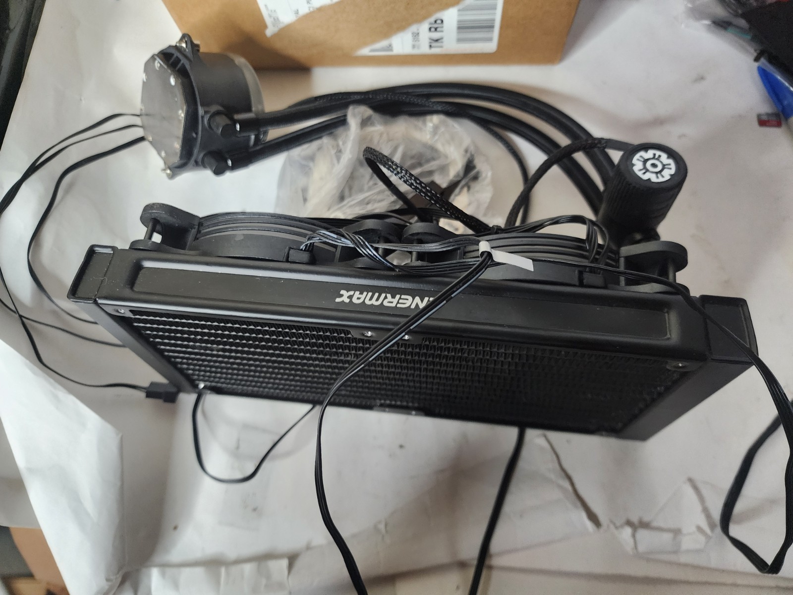Enermax 240mm Cpu Cooler With Bracket And Radiator With Fans 