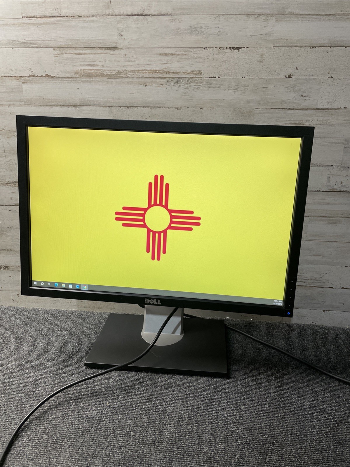 Dell P2210T 22-inch Widescreen Professional LCD Monitor  - Nice