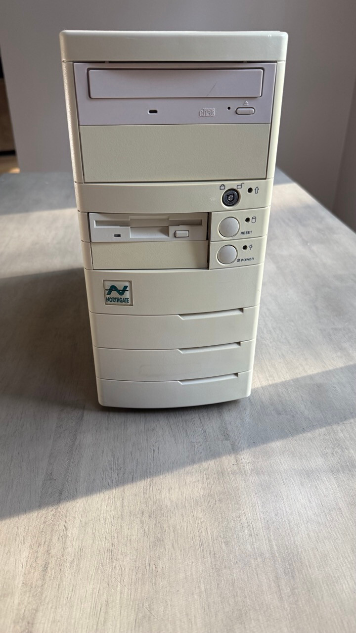 Vintage Retro Cyrix 6x86 266mhz 128mb RAM computer