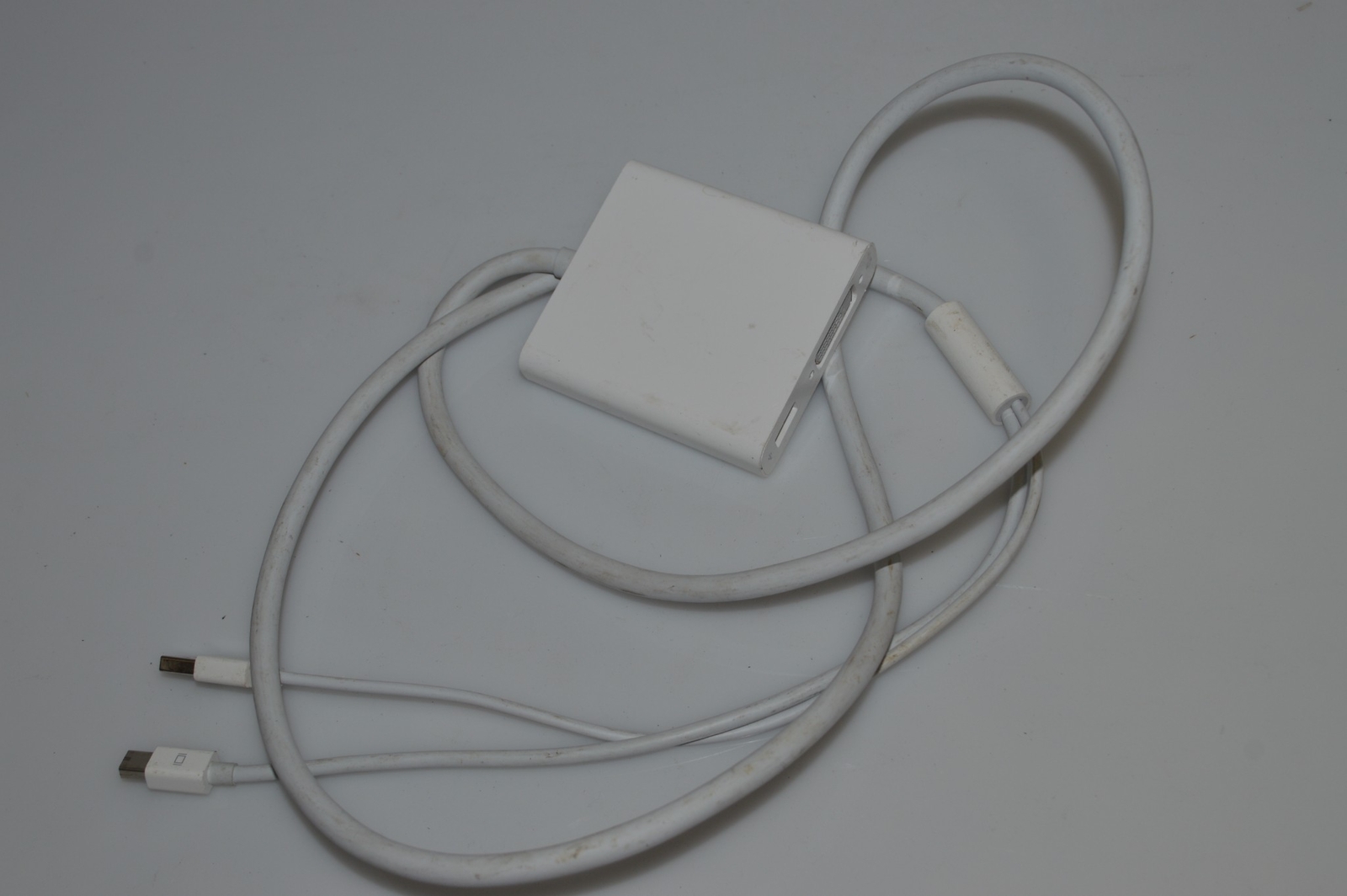 ^^  APPLE  OEM MINI DISPLAYPORT TO DUAL-LINK DVI ADAPTER A1306  (SBU12)