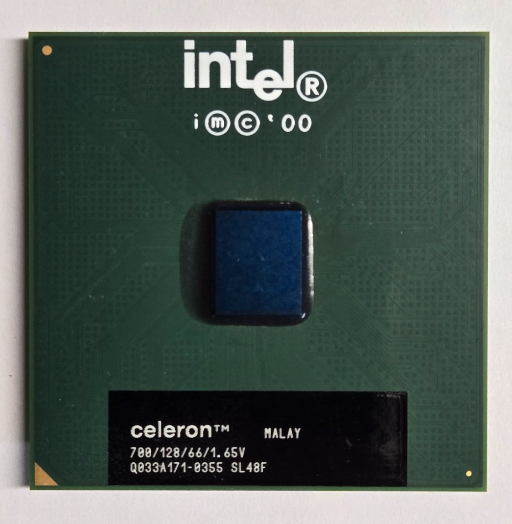 Vintage Intel Celeron 700/128/66 SL48F CPU
