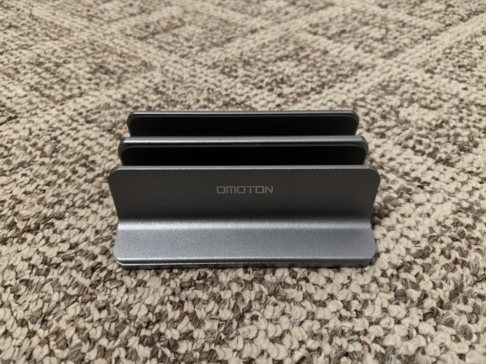 OMOTON Vertical Laptop Stand Double Version Desktop Aluminum Mac Book Stand Grey