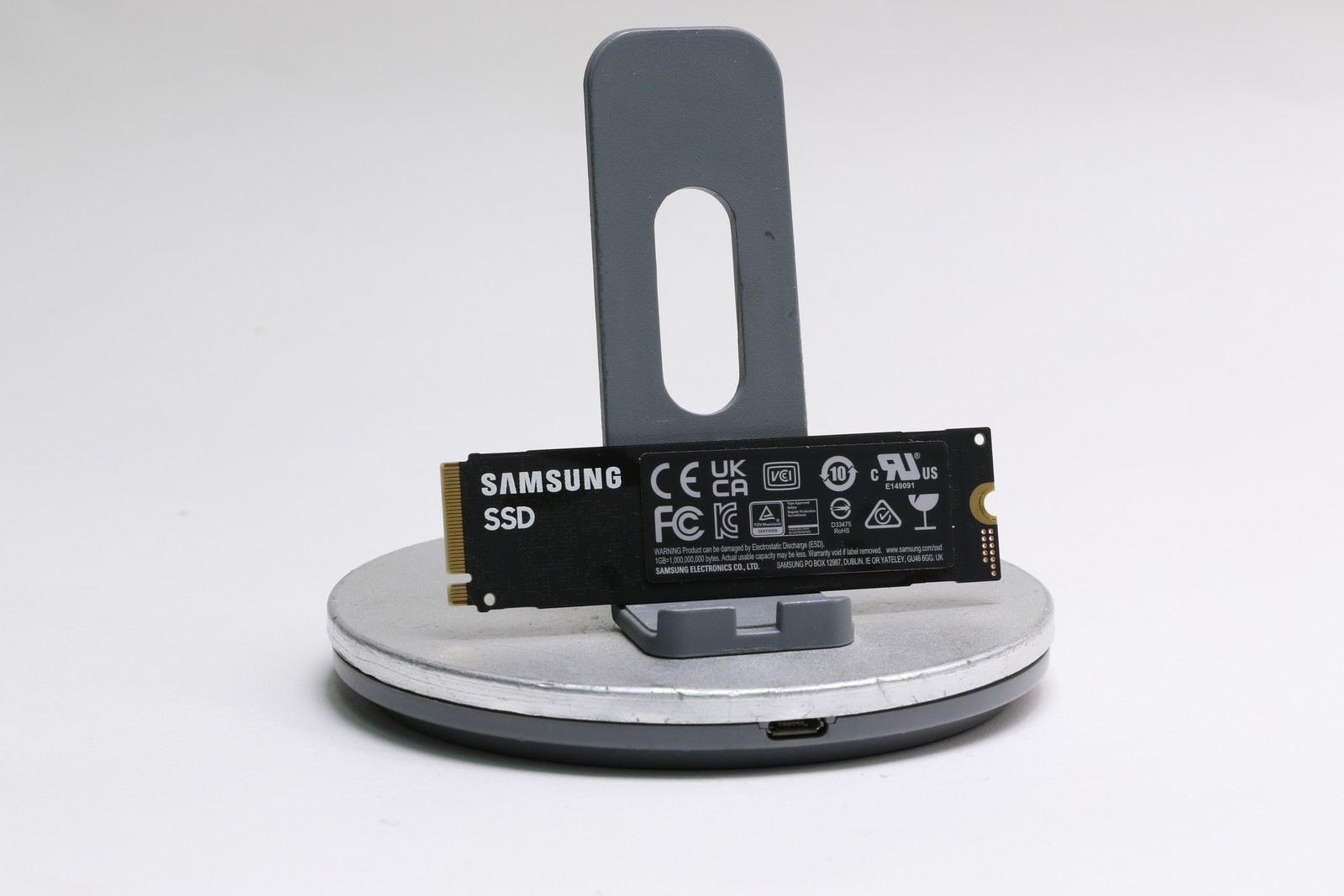 Samsung 980 PRO 1TB PCIe 4.0 NVMe M.2 2280 SSD, 100% Health