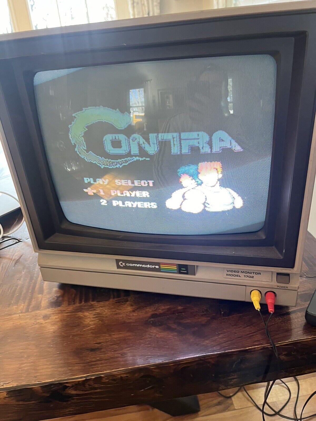 Commodore 1702 CRT Monitor Built In Speakers Tested Working TV Gaming