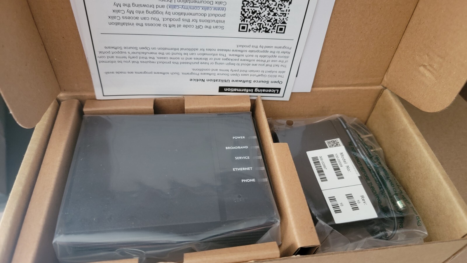 CALIX - 100-04257 GigaHub 812G-1 Modem Router Gateway ( Factory Renewed)