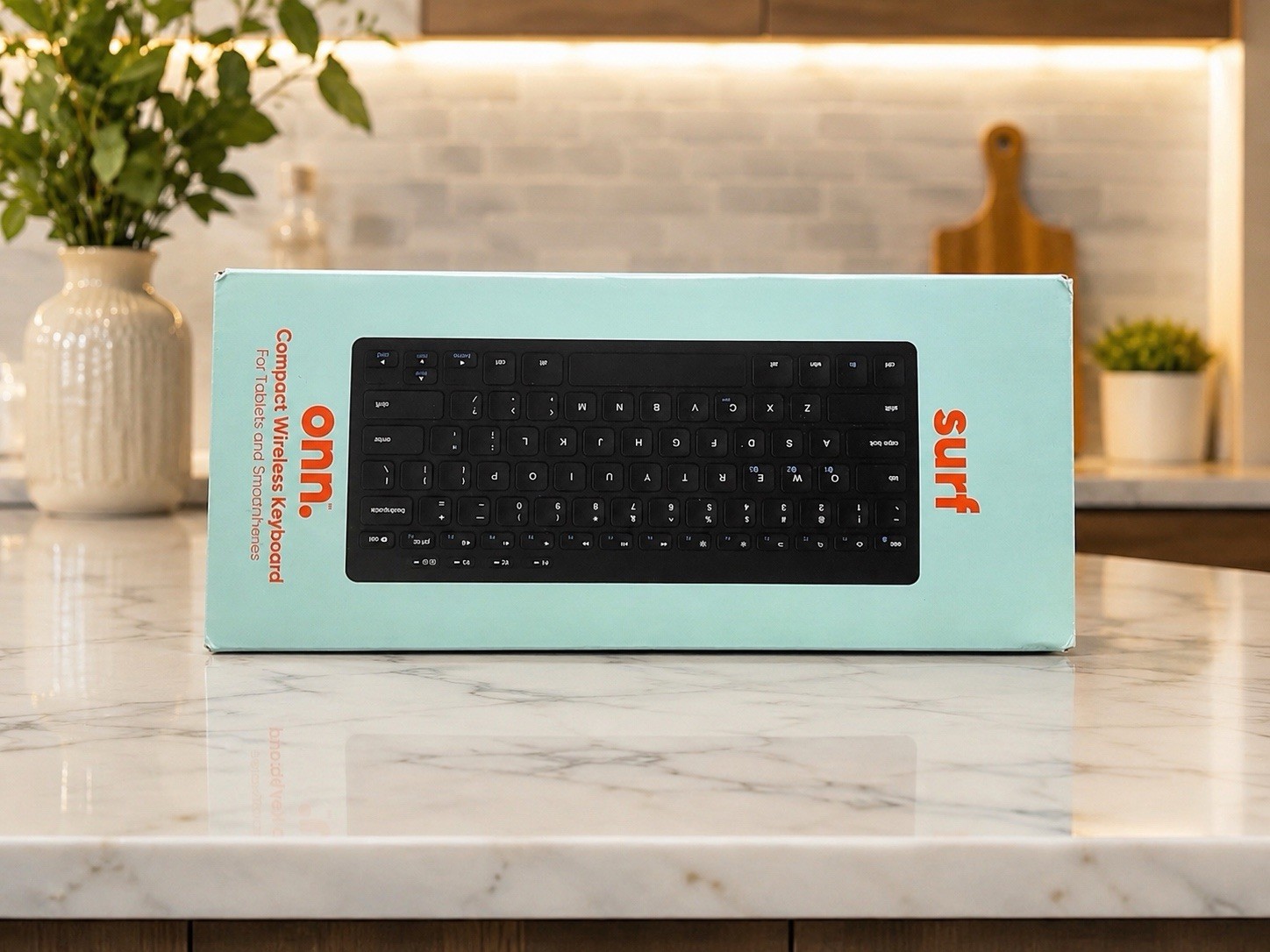 Onn. Surf Compact Wireless Bluetooth Keyboard For Tablets, Smartphones, Pc . Mac