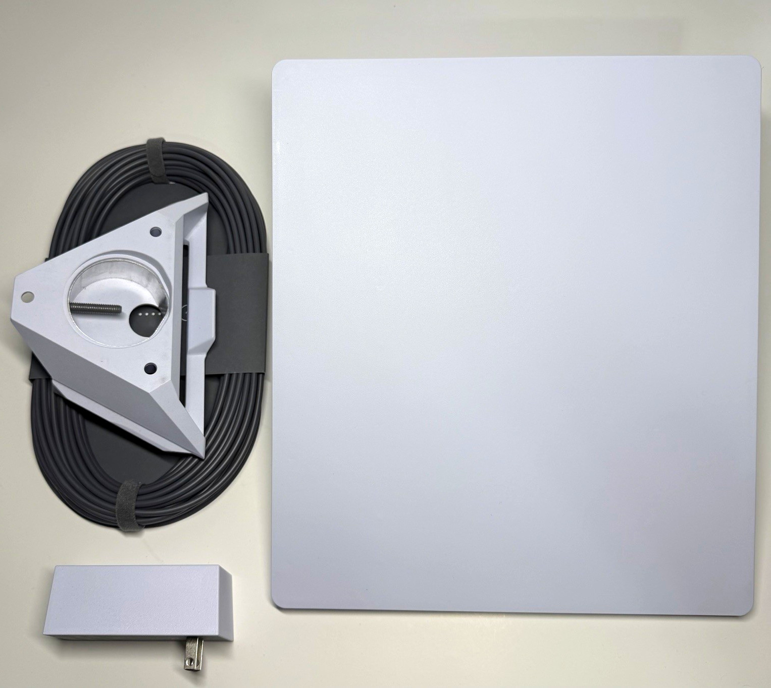 Starlink mini Kit: Dish, Cable, Power Supply, Mount Bracket: OPEN BOX NEVER USED