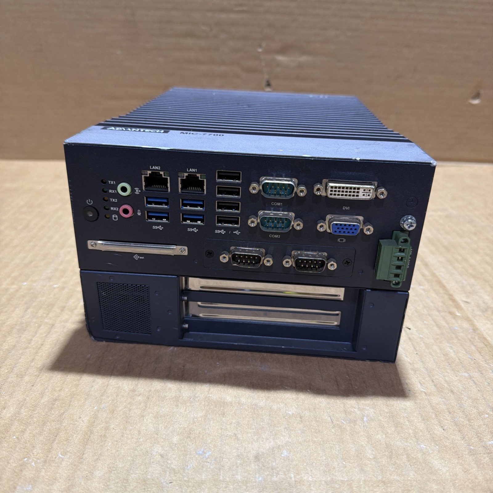 Advantech Desktop Computer MIC-7700 with MIC-75G20 i-Module