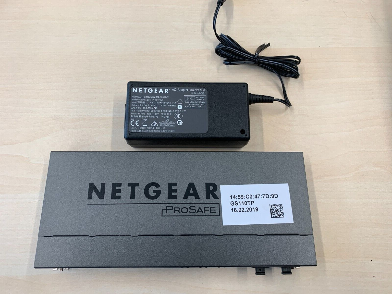 Netgear GS110TP PoE switch including mounting clips for DIN 35 DIN rail