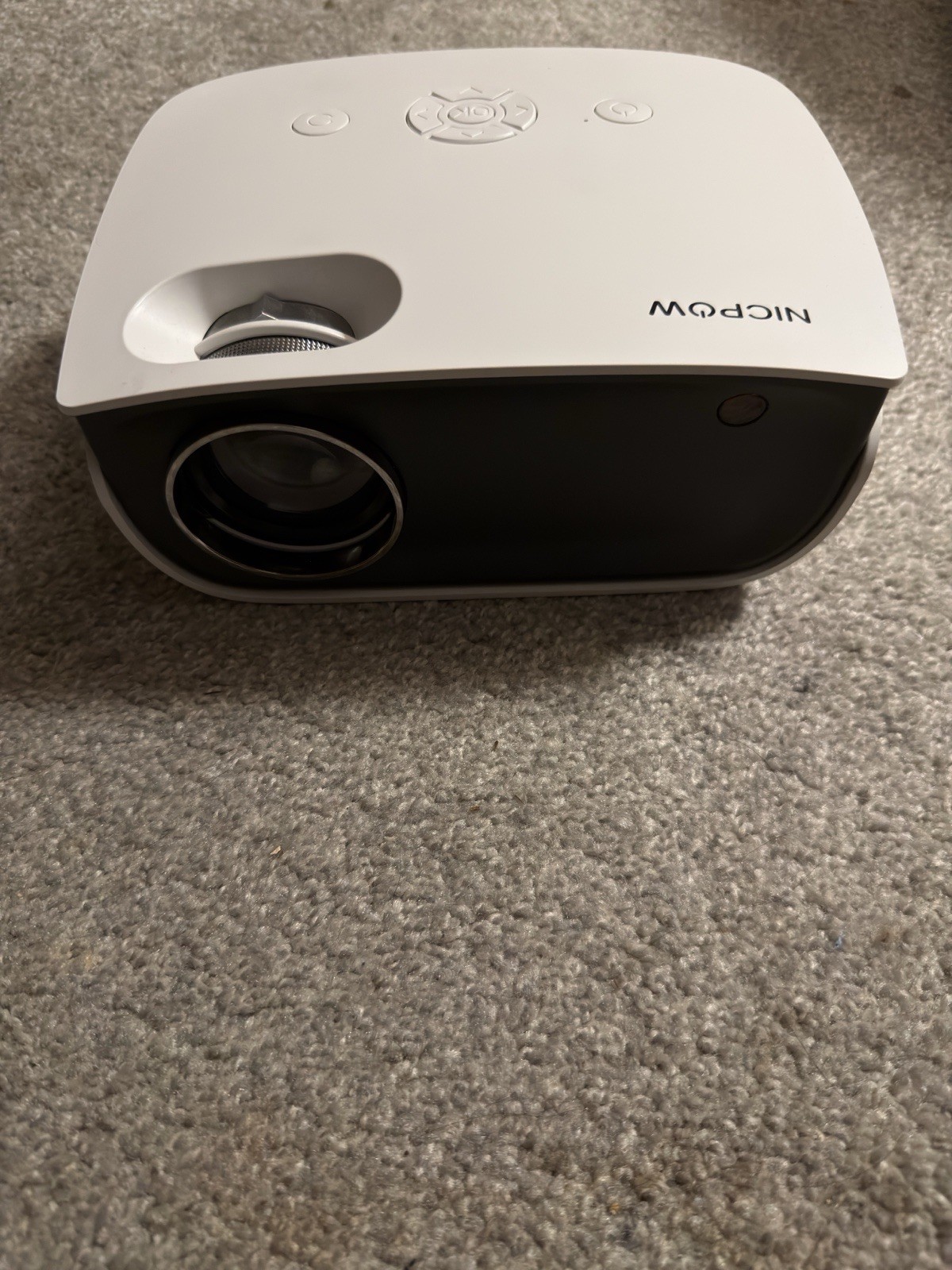 NICPOW RD850 Portable Mini LED 1080p Projector WITH PROJECTOR SCREEN