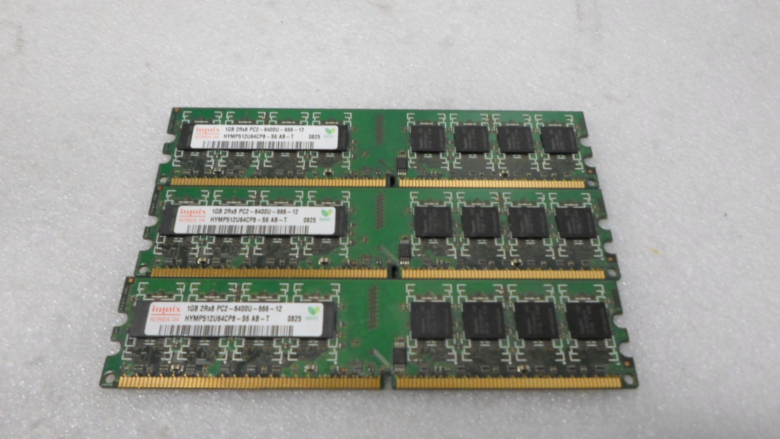 LOT OF 3 HYNIX HYMP512U64CP8-S6 1GB 2RX8 PC2-6400U-666-12 RAM
