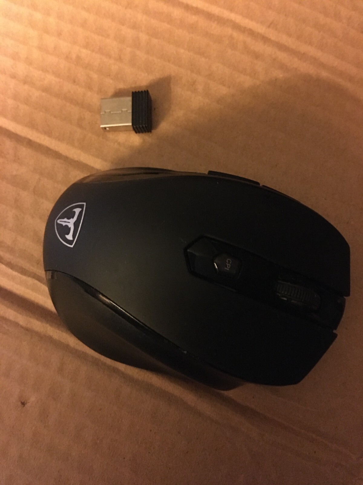 Easterntimes ET D-09 2.4G 4800 DPI Wireless Optical Mouse comes w/ a Receiver