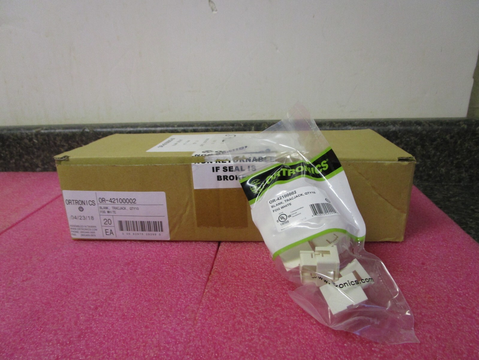 ORTRONICS TracJack 1-Port Blank Insert Module Qty (14) Bags of (10) - Fog White