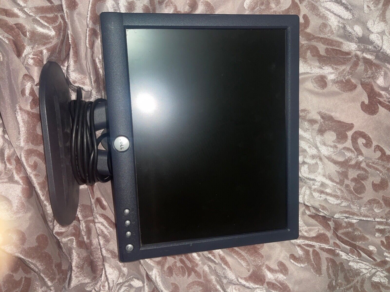 Dell Computer Monitor. Used but good condition. Don’t need anymore. 15in