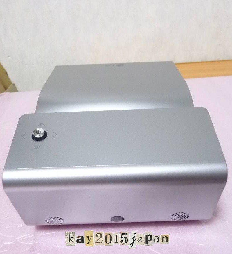 Excellent LG PH450UG Ultra Short Throw Projector Portable LED MiniBeam Silver