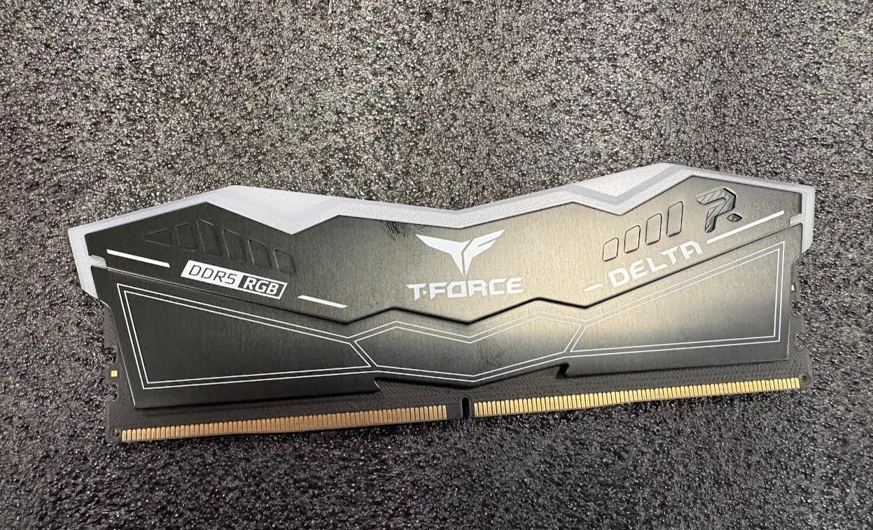 TEAMGROUP T-FORCE DELTA 8GB DDRR5 5200MHZ Desktop Memory
