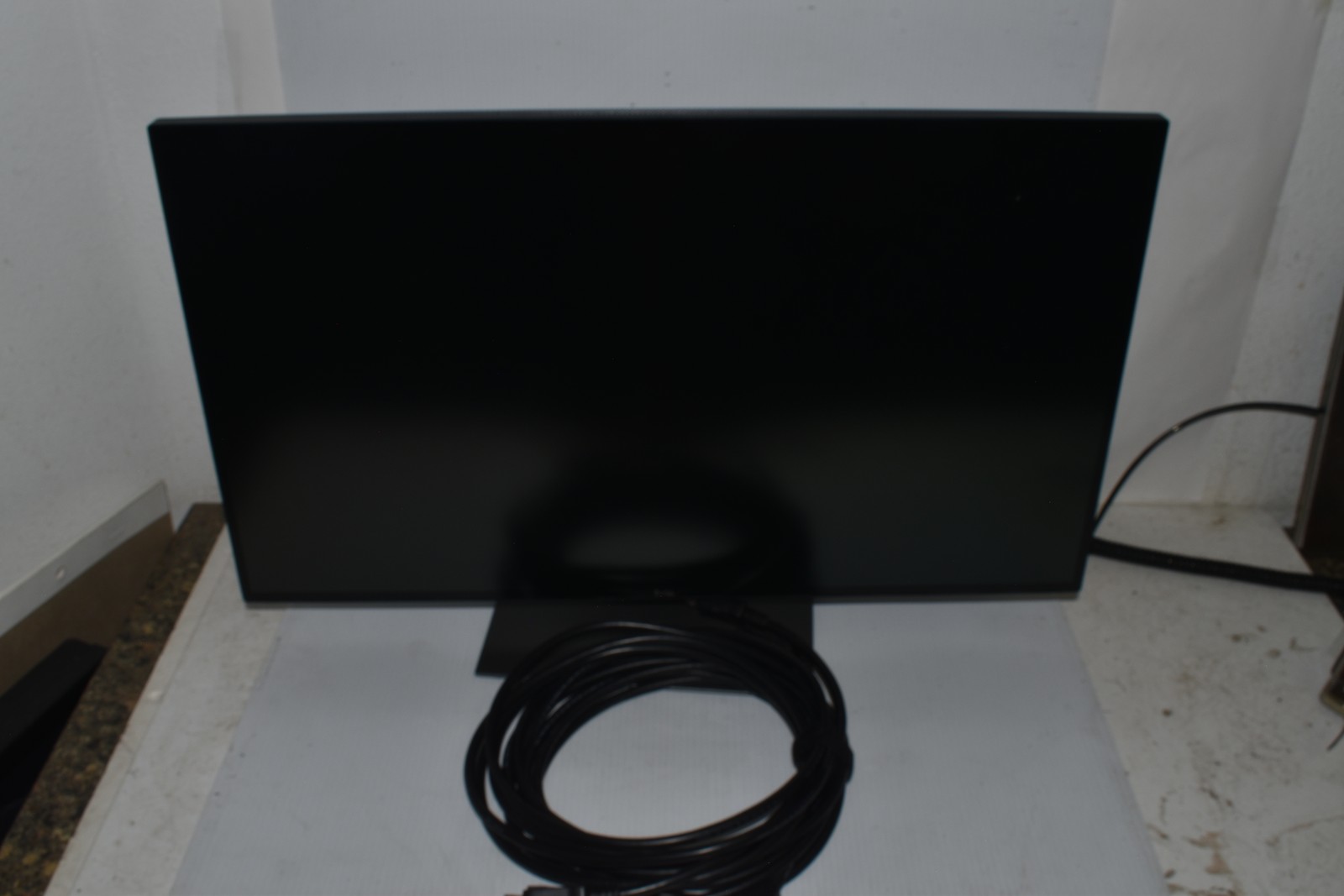 Dell UltraSharp U2720Q 27" UHD 4K LED IPS Widescreen LCD Monitor   (WXA40)