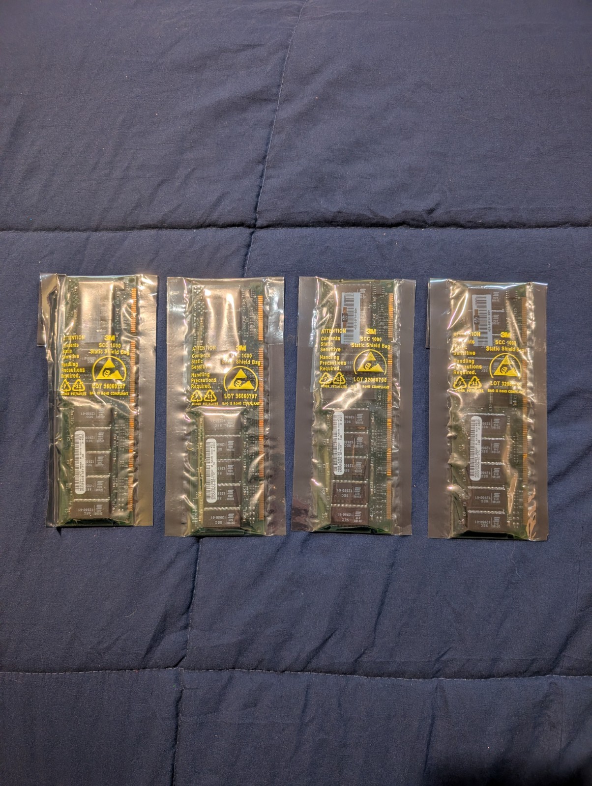 HP Compaq 20-00FBA-08 1GB Stacked Server Memory RAM *Set Of 4 in original pkg*