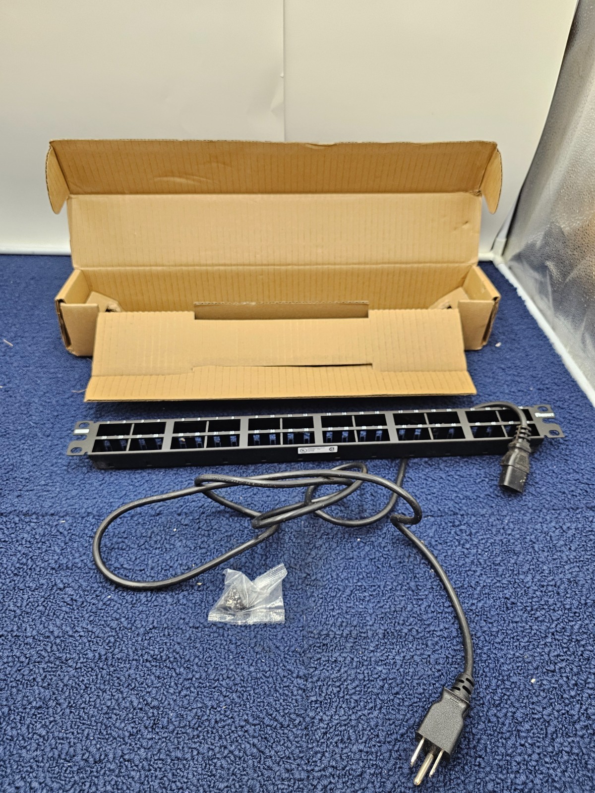 Panduit CPP48HDWBLY Mini-Com® Patch Panel 48 Port 1 RU BL