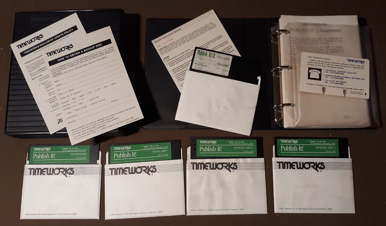 Publish it & Publish It 2 by Timeworks 1987 Apple IIe 128K, IIc, IIgs Computers