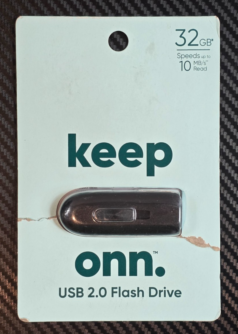 Keep Onn 32GB USB 2.0 Flash Drive Speed Upto 10MB/s Read Black *Damage Packaging