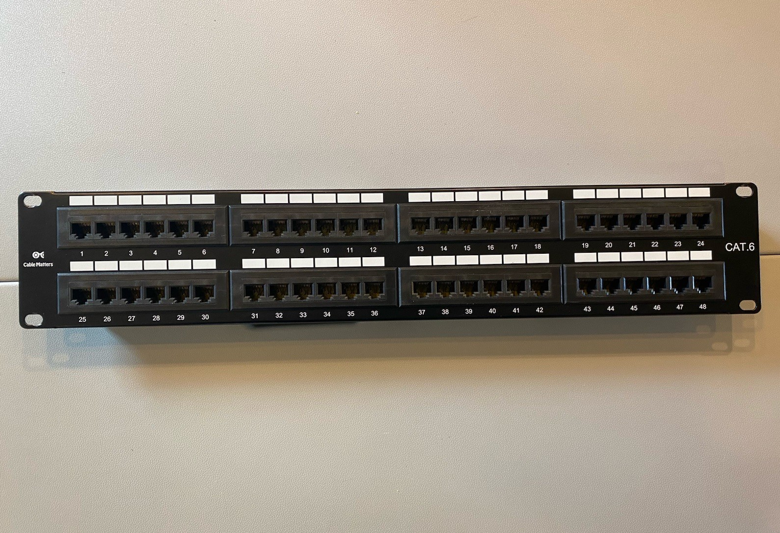 Cable Matters Cat6 48-Port 1U 19in Rackmount RJ-45 Patch Panel P48T-KAA