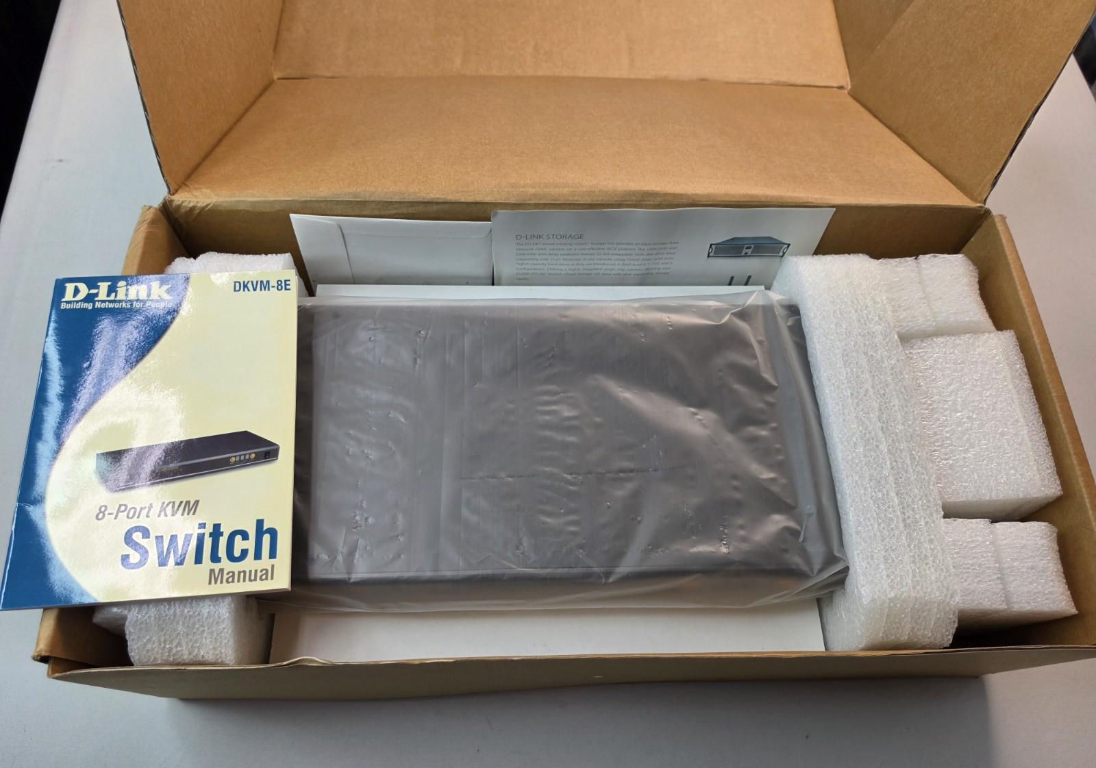 D-Link DKVM-8E Rack 8 Port KVM Switch With Cords NEW NIB