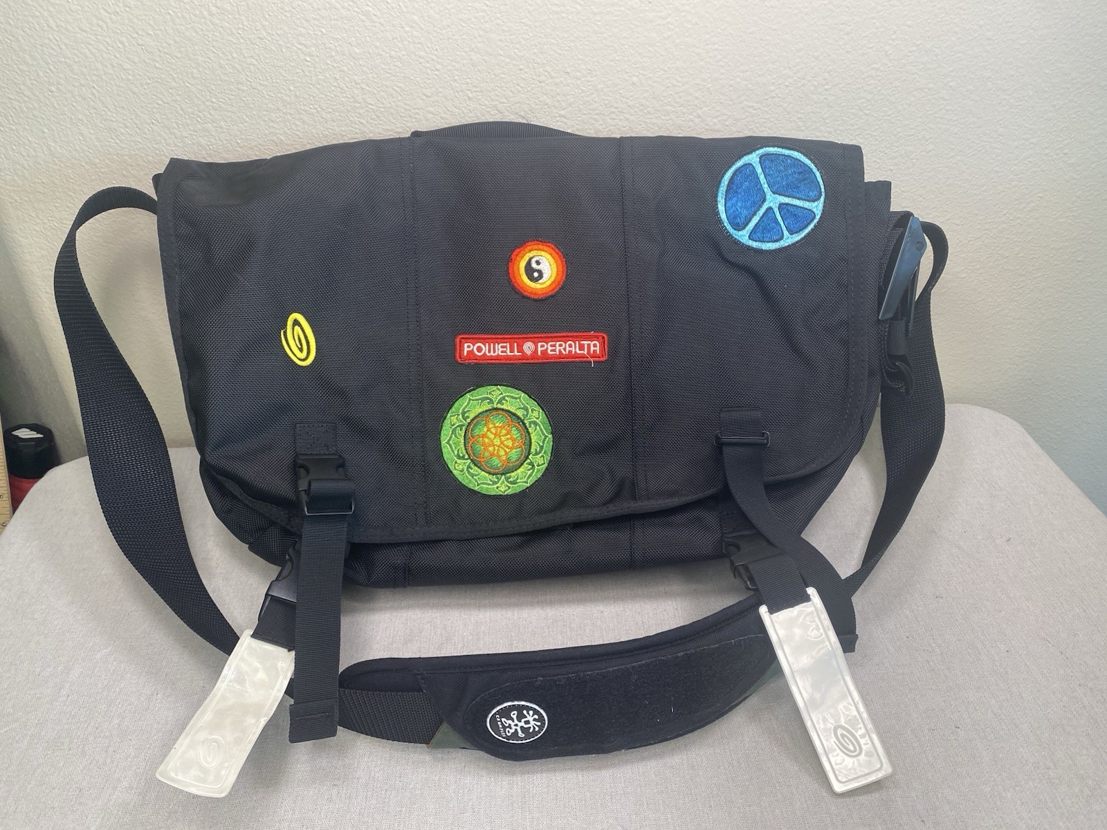 VINTAGE TimBuk2 Classic Messenger Bag Large Laptop Crossbody Black With Patches