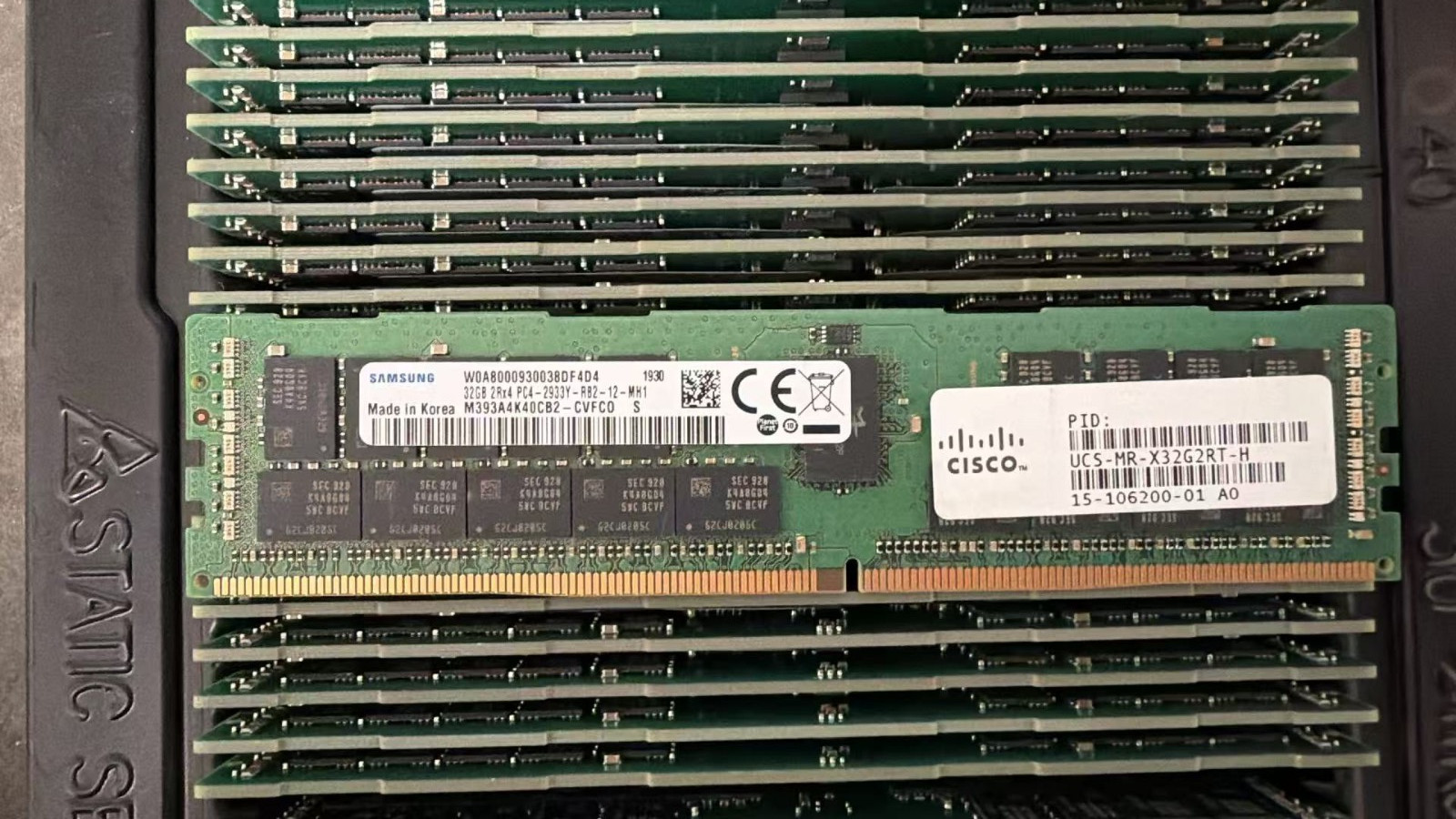 Cisco 32GB 2RX4 PC4-2933Y DDR4 SDRAM Memory Module (UCS-MR-X32G2RT-H)