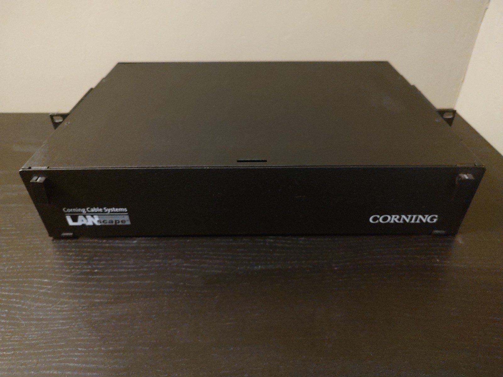 Corning CCH-02U 2U Fiber Optic Rack Mount Enclosure w/ Splice Trays & Cassettes
