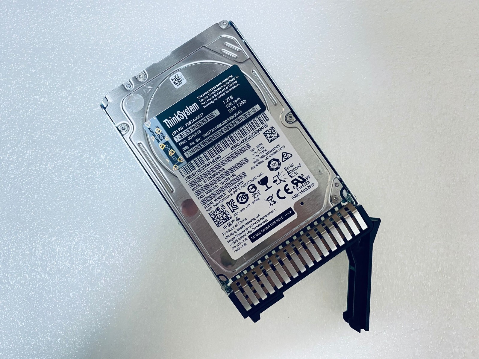 Lenovo 00YK016 ThinkSystem 1.2TB 10K SAS 12Gb/s  512N 2.5in 7XB7A00027 HDD 
