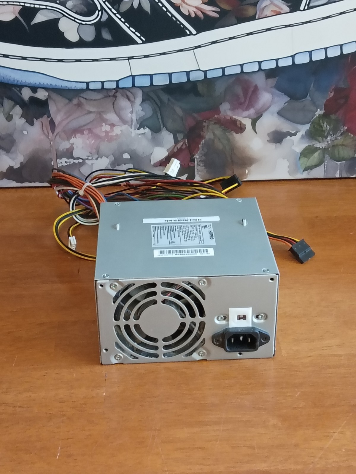 Hipro HP-P3087F3 305W Computer Power Supply