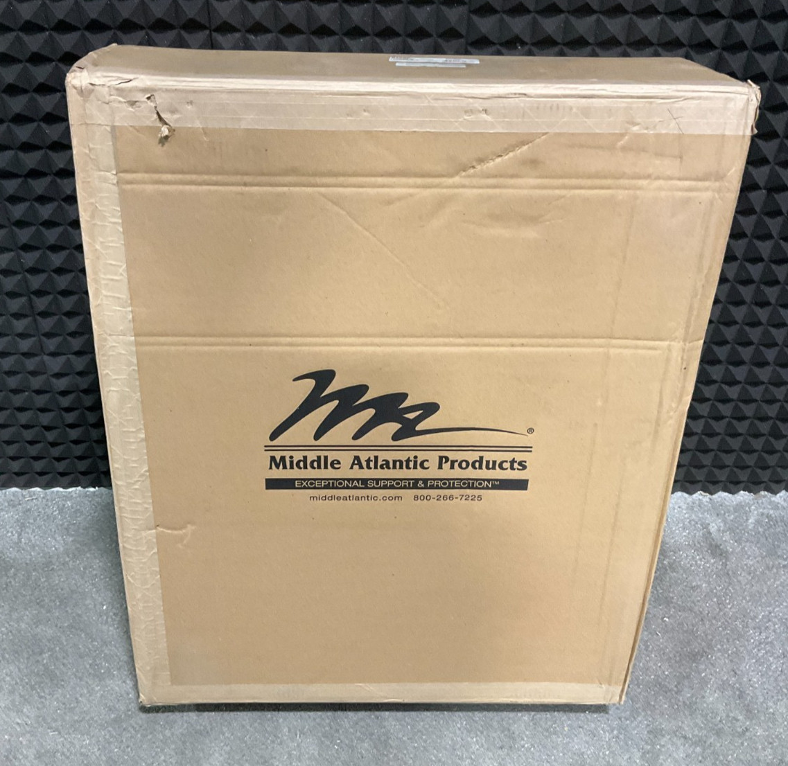 Middle Atlantic Pivoting Wall Mount Rack DWR-10-22 ✅❤️️✅❤️ BRAND NEW ✅❤️️✅❤️