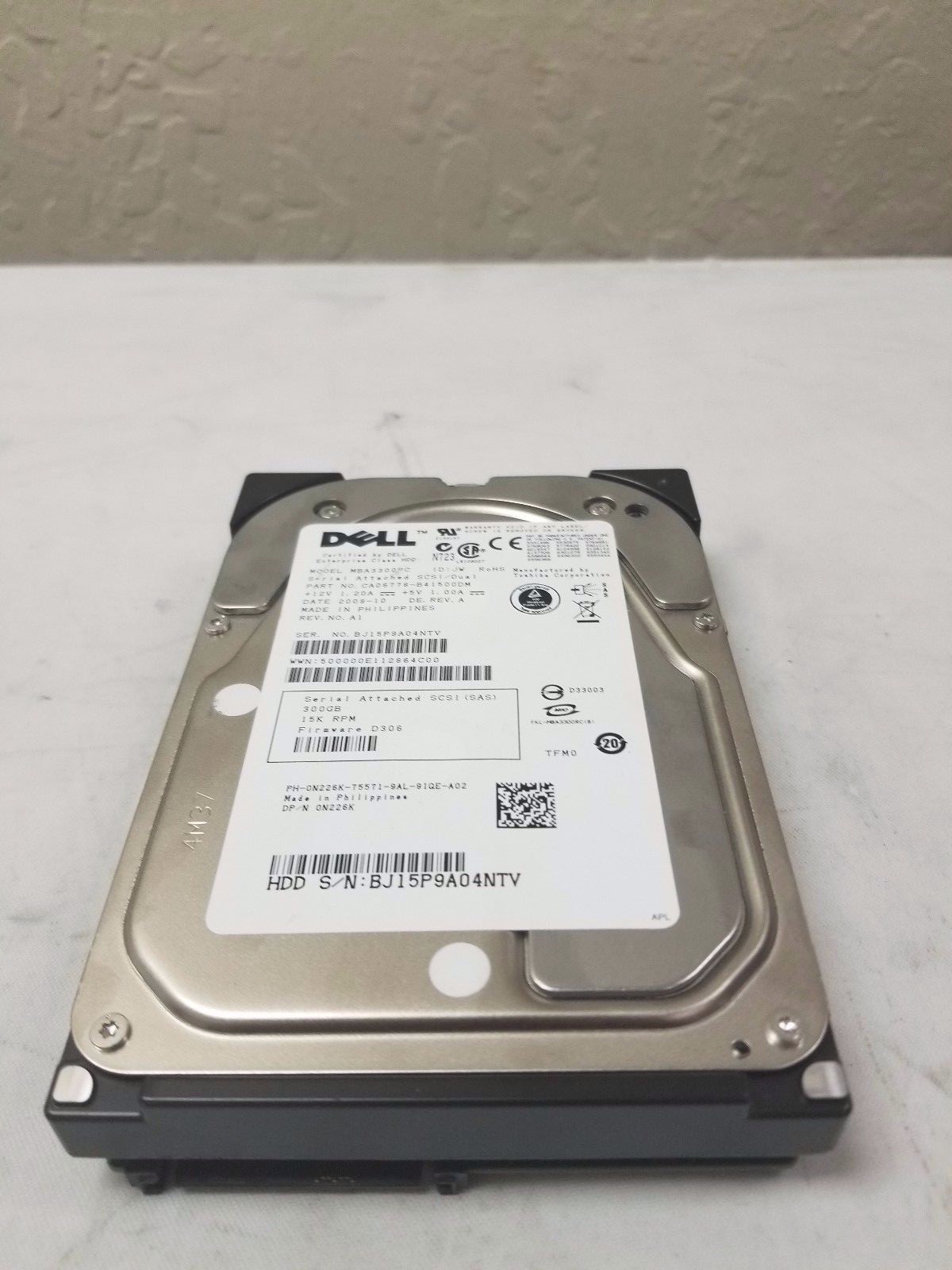 Dell N226K Fujitsu MBA3300RC 300GB 3.5" 15K RPM SAS Internal Hard Drive