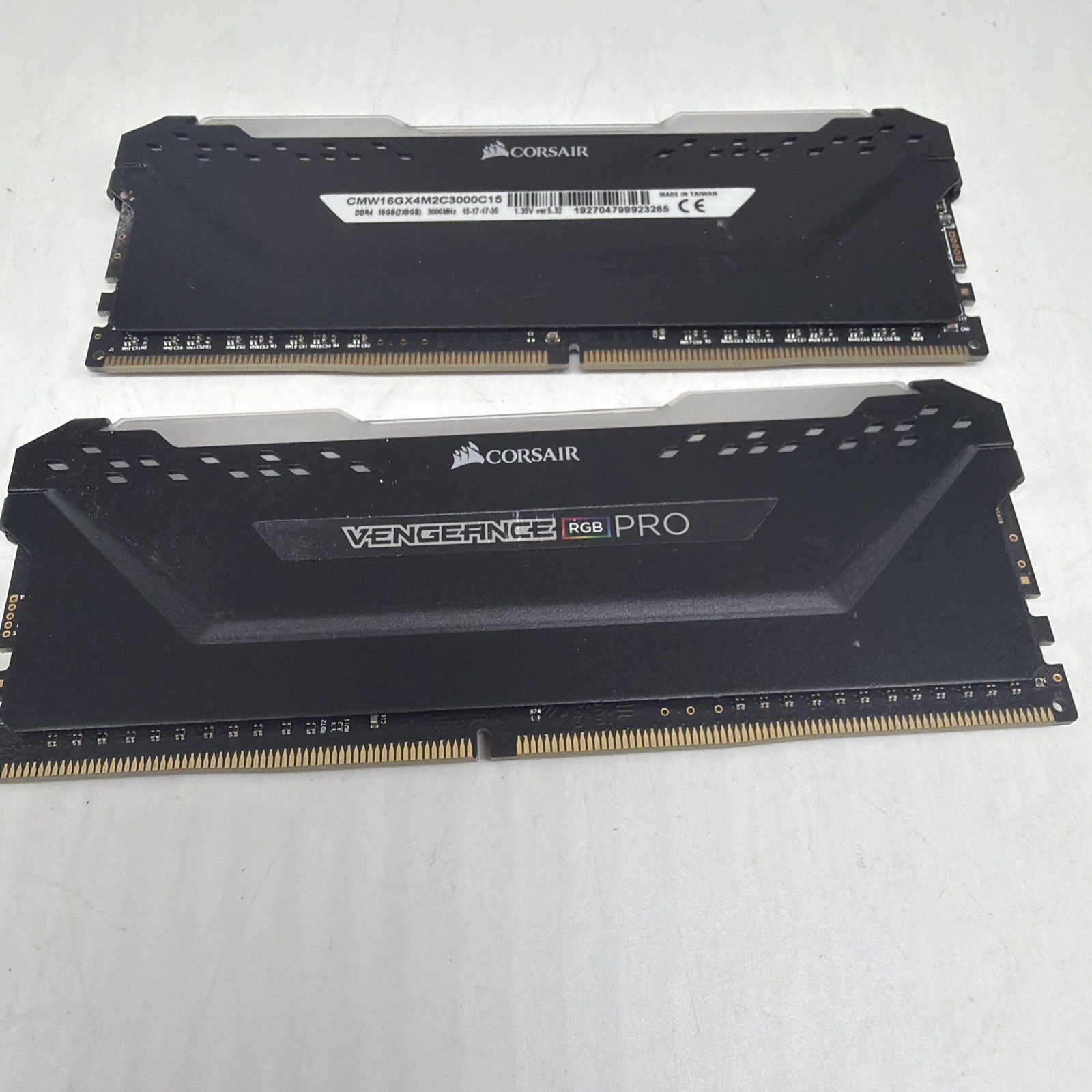 Corsair Vengeance RGB Pro 16GB (2x8GB) RAM DDR4 3200MHz CMW16GX4M2C3200C16