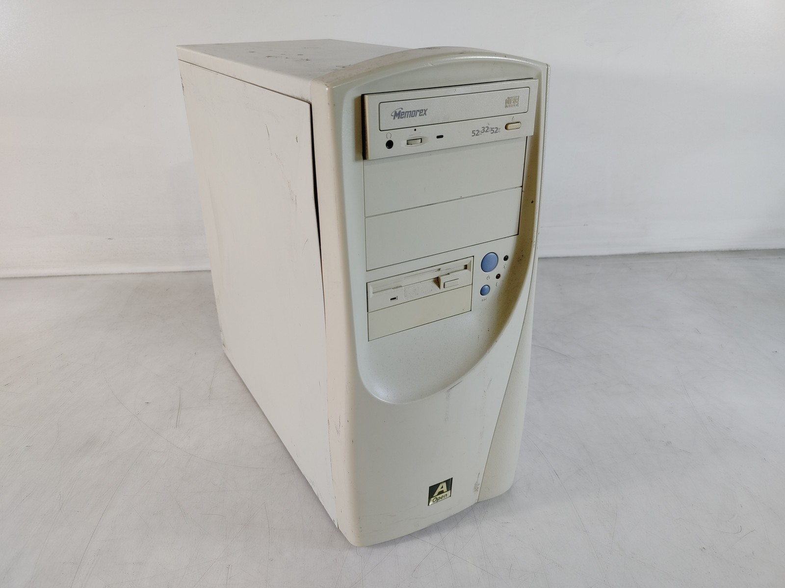 Vintage MSI MS-6368 Intel Celeron 733 MHz 64 MB SDRAM Desktop