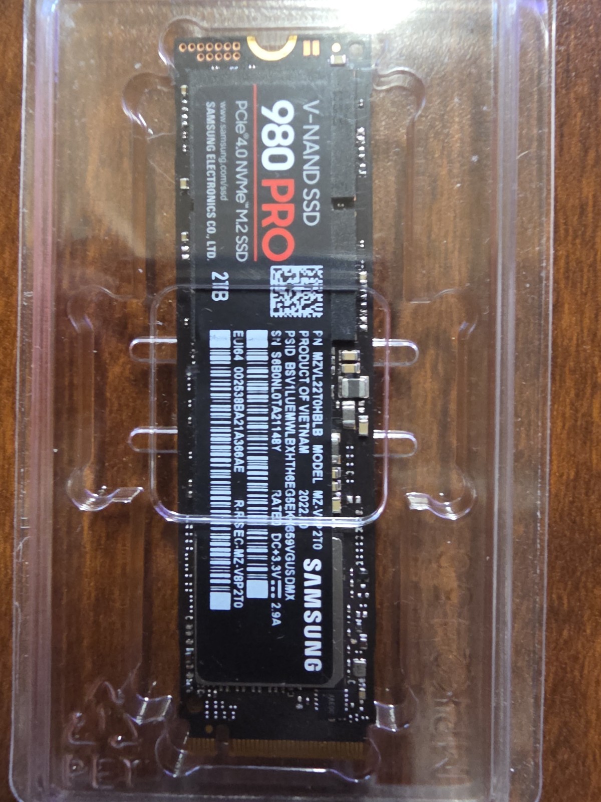 Samsung 980 Pro 2TB  Black PCIe 4.0 NVMe SSD (MZ-V8P2T0)