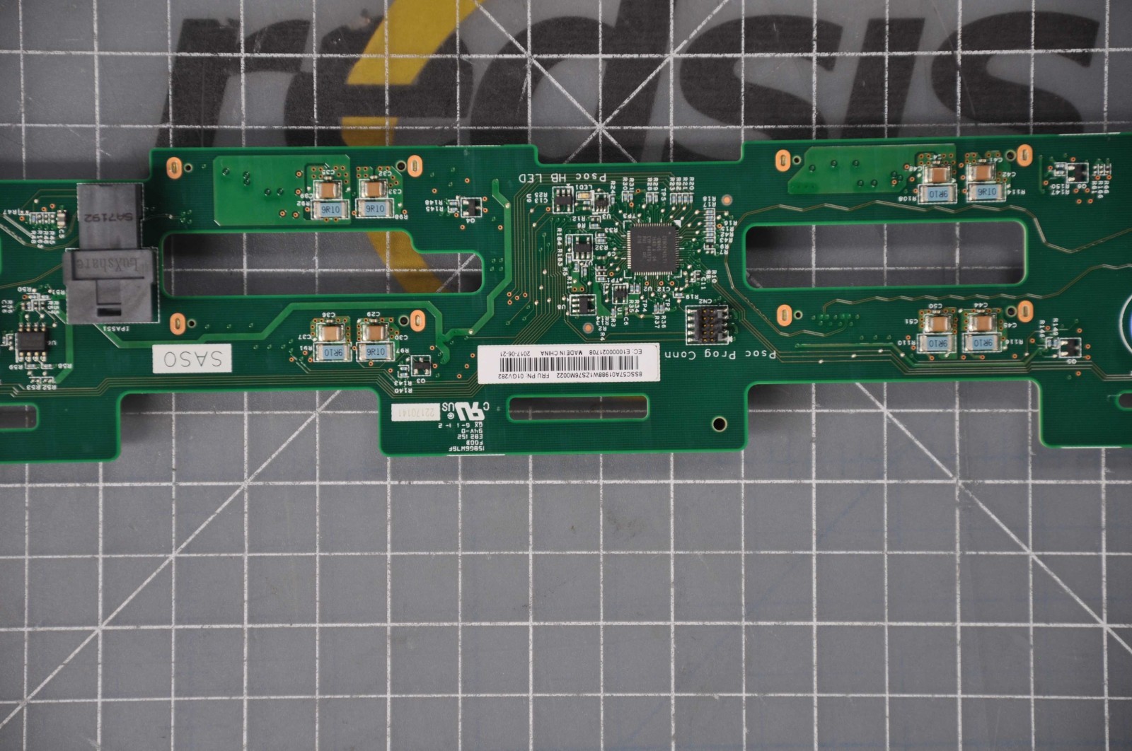 LENOVO ThinkSystem SR550/SR650 3.5" SATA/SAS 8-Bay Backplane Grade A 01GV282 
