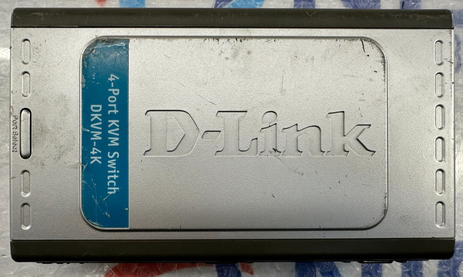 D-LINK DKVM-4K 4-PORT KVM SWITCH