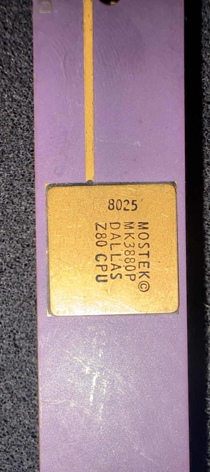 MOSTEK MK3880P Dallas Z80 CPU Microprocessor Purple Ceramic Gold DIP-40 Vintage 