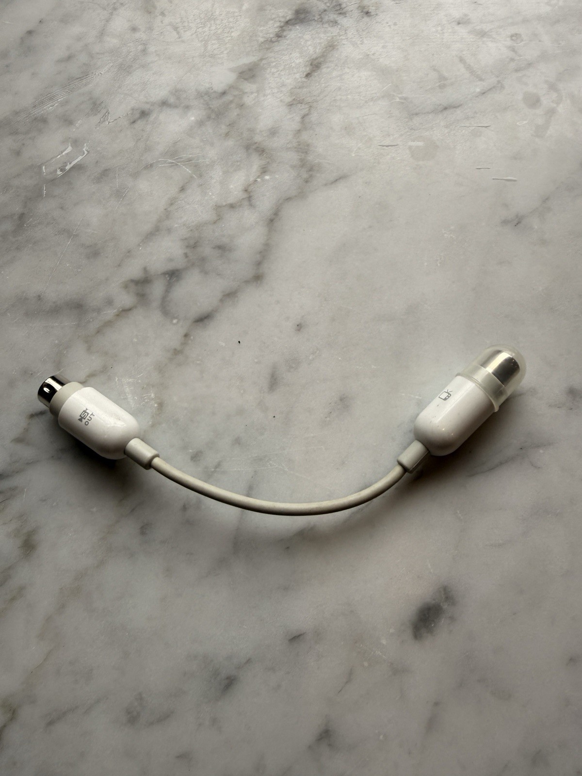 Genuine Apple S-Video to RCA Composite Adapter Cable 603-2679 - NEW