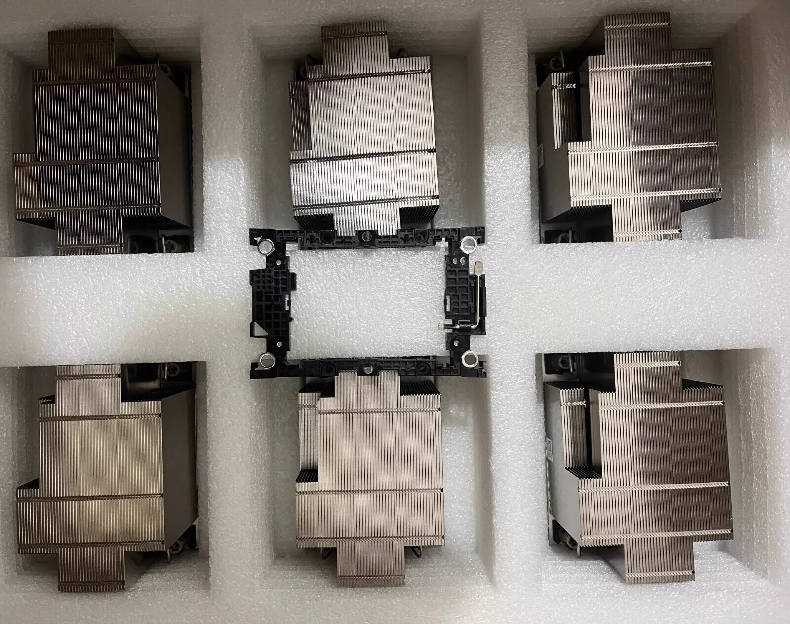New For Dell PowerEdge R760 R760xs Standard Performance 2U Heatsink &Cage 06FTNX