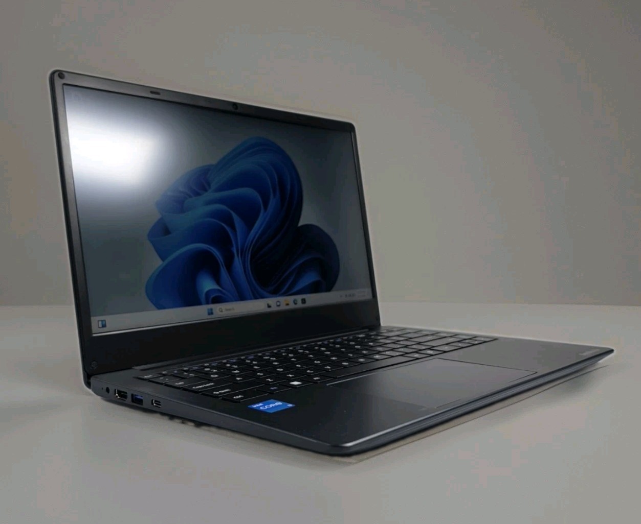 Dynabook Satellite Pro C40-J 14" Core i3 11th Gen, 4GB Ram, 128GB SSD WINDOWS 11