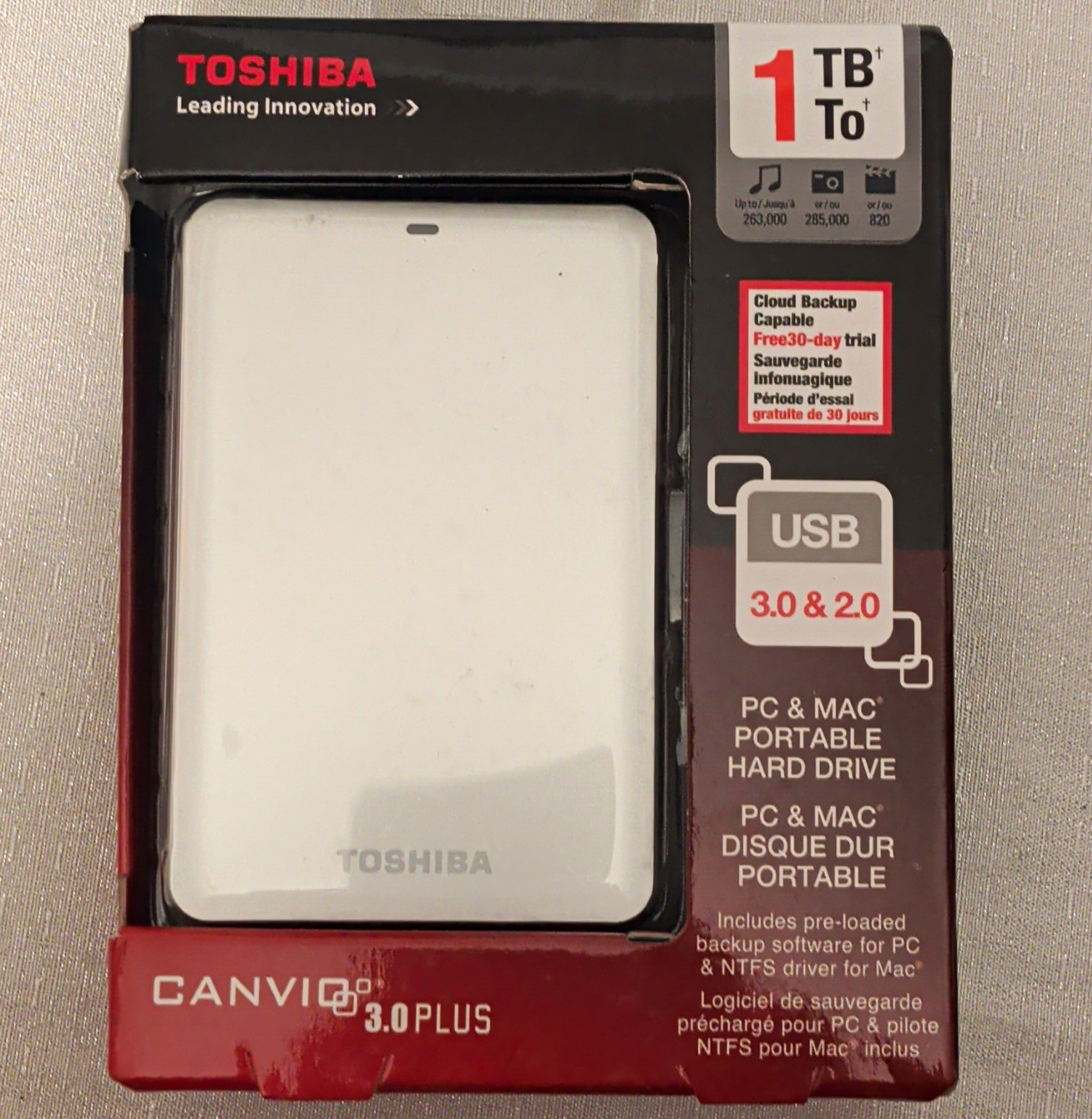 Toshiba Canvio 3.0 Plus PC and Mac portable hard drive New in case